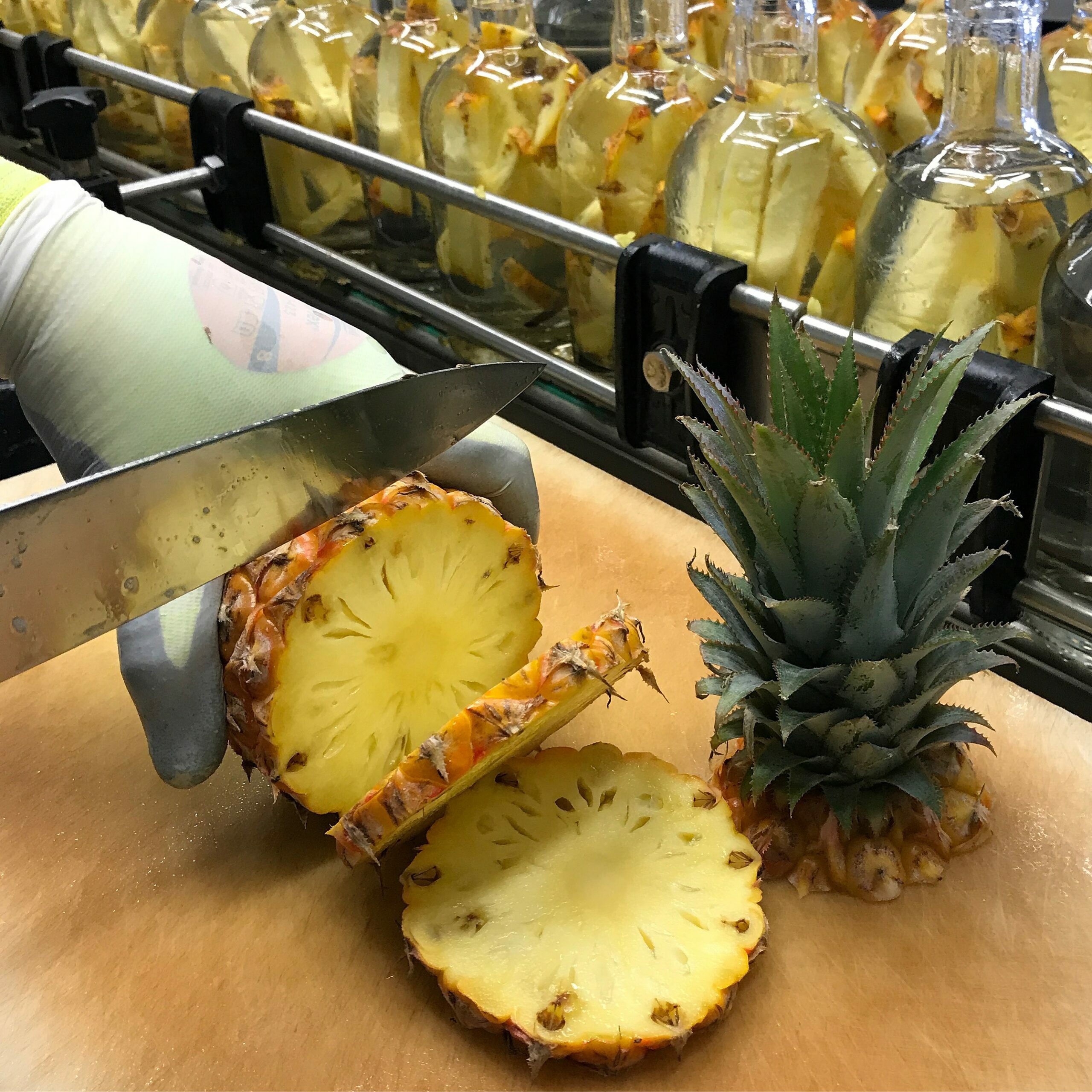 Ti-savoir-faire-Decoupe-Ananas-Victoria-scaled